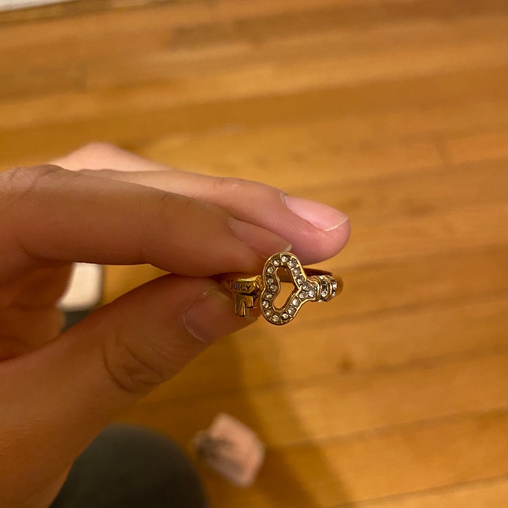 JUICY COUTURE GOLD KEY RING